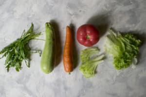 growmyownhealthfood.com : What 3 vegetables grow well together?